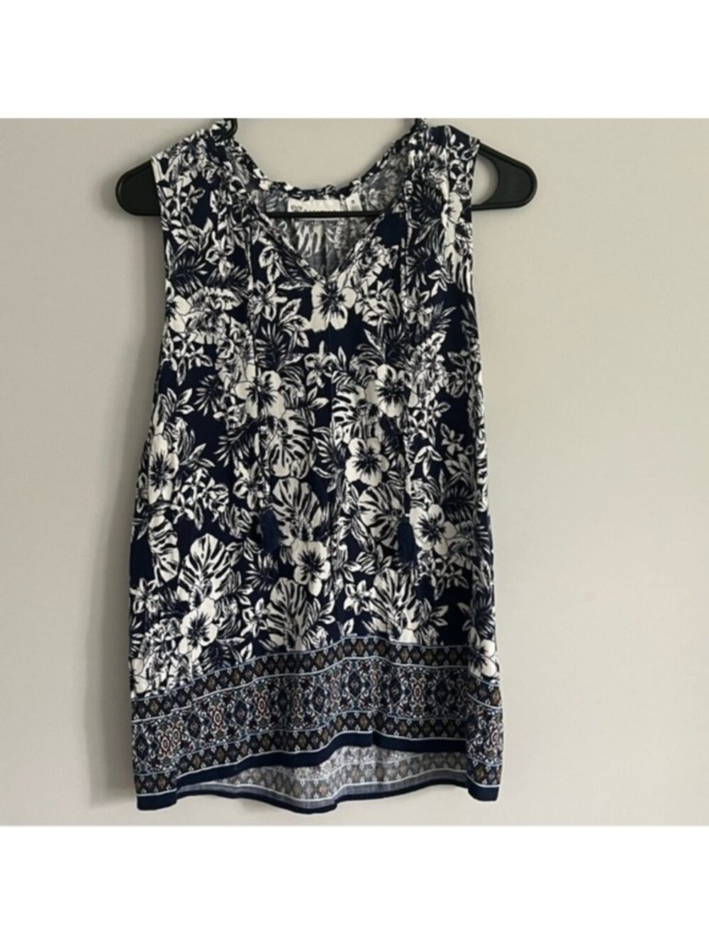 Navy Blue and White Tropical Floral Print Split V Neck Sleeveless Top